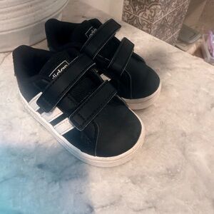 Adidas Baby Toddler Black and White Velcro Shoes Size 4